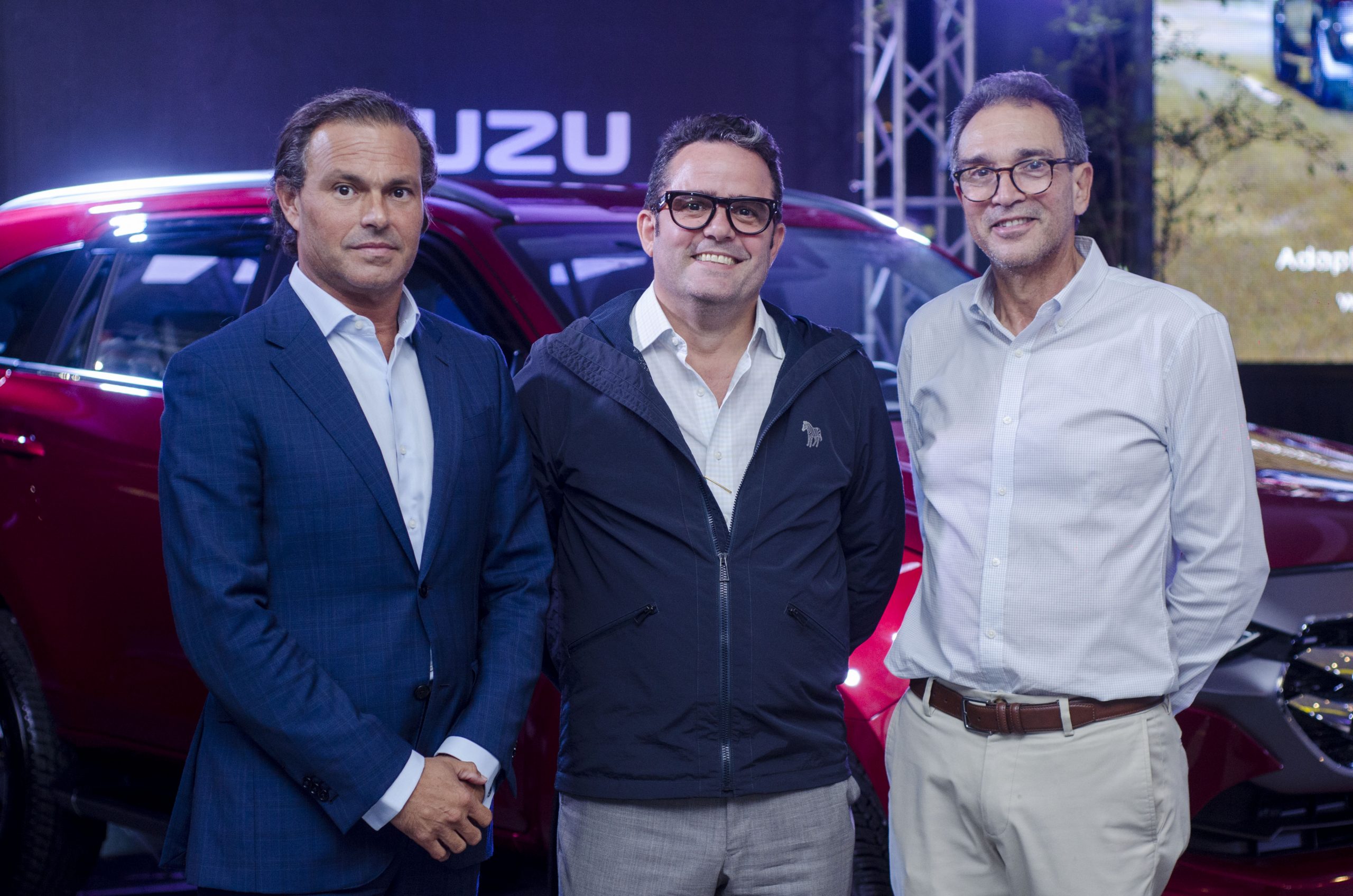 Autocamiones S A Presenta La Nueva Todo Terreno Isuzu Mu X Flow