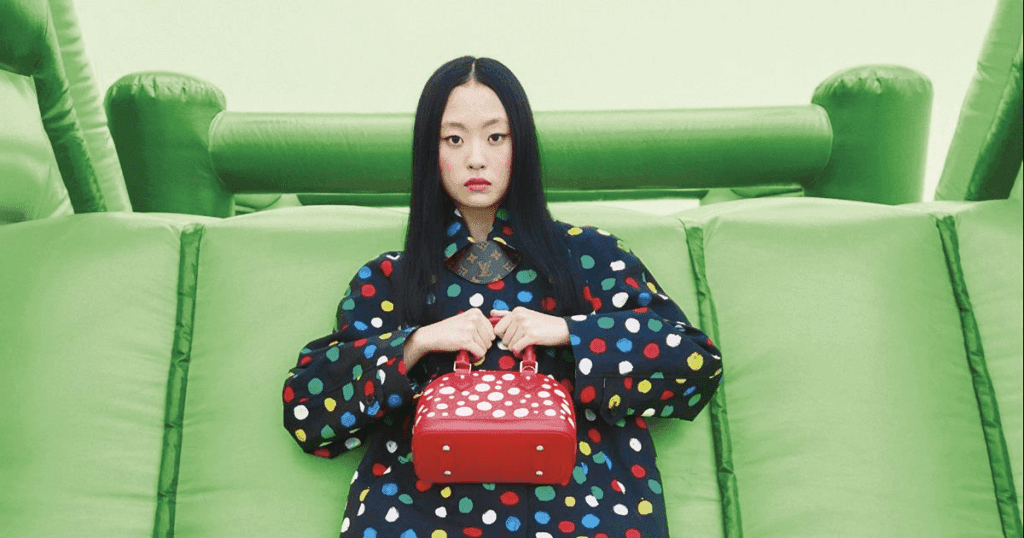 Yayoi Kusama y Louis Vuitton en tendencia por sus piezas