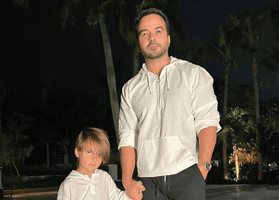 Así fue el concierto de Luis Fonsi en la guardería de su hijo