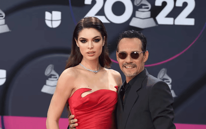 Pareja de Marc Anthony en búsqueda del vestido de novia