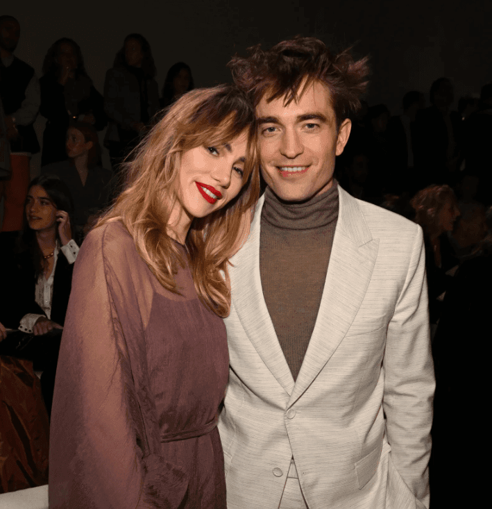 Pattinson y Suki Waterhouse debutaron como pareja