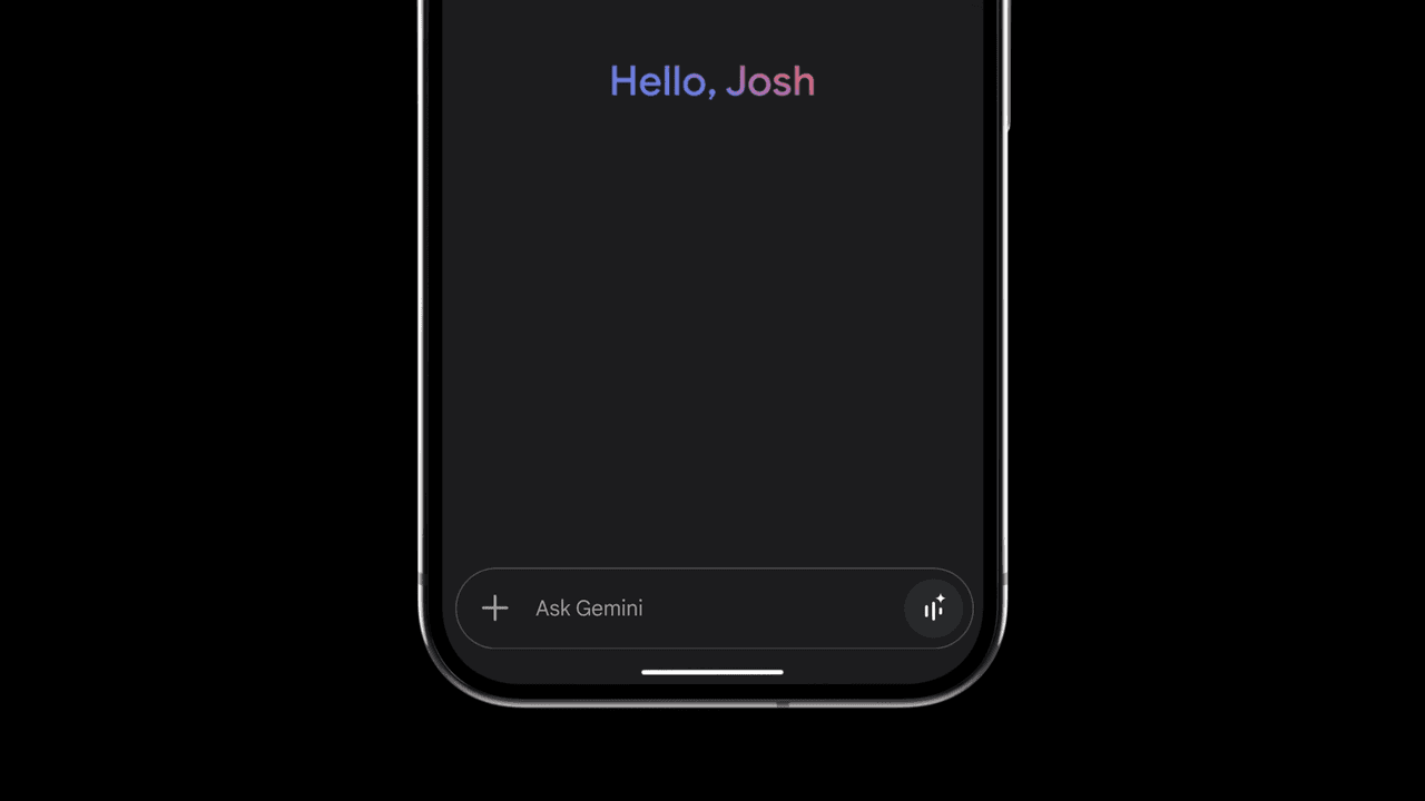Pantalla de inicio de la app de Gemini en un teléfono, con el saludo y la barra para escribir una pregunta