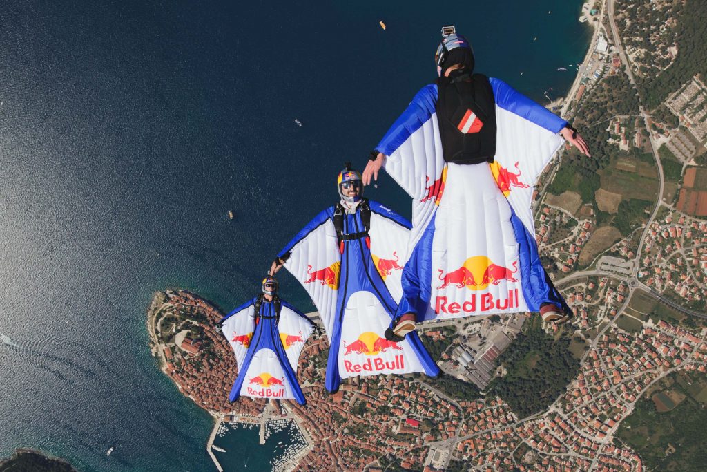 Espectáculo de luces y paracaidismo de Red Bull aterrizará en Electric Paradise