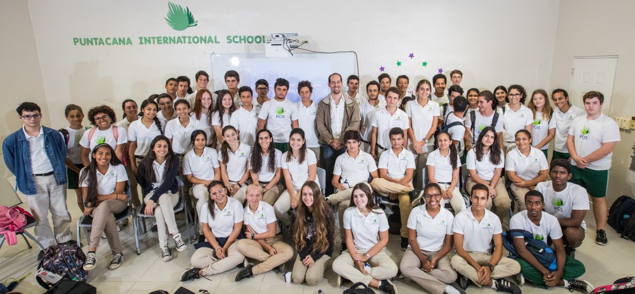 Altice ofrece charla a estudiantes en Punta Cana – Flow Magazine