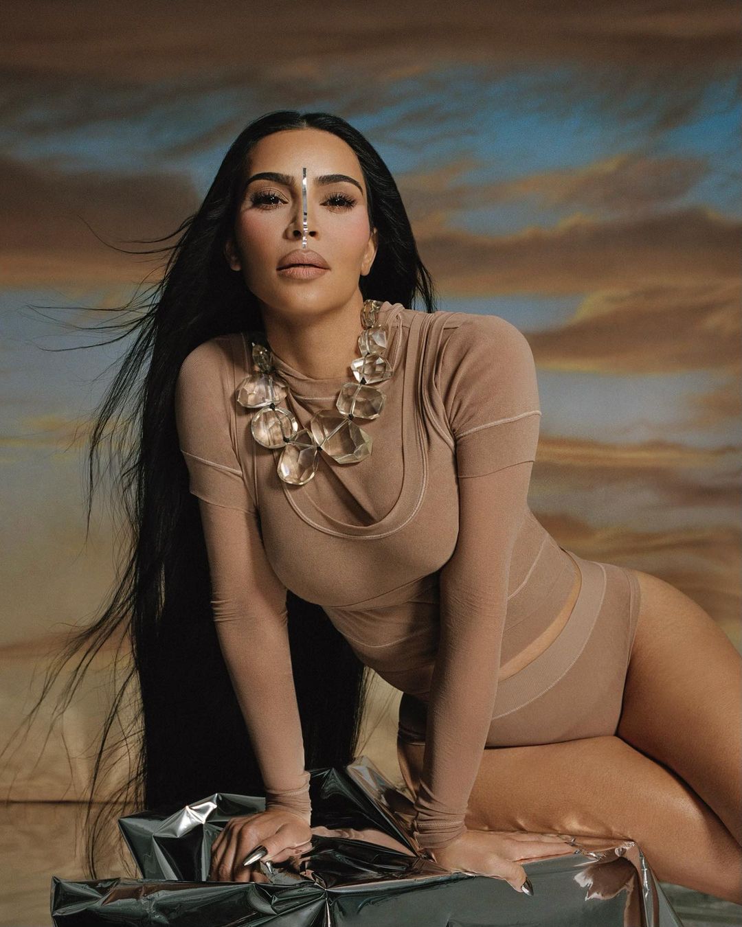 La nueva campaña Summer 2021 de la firma Skims by Kim Kardashian . Courtesy Instagram Kim Kardashian