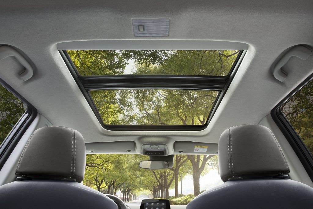 La Chevrolet Tracker ofrece visión panorámica hacia el exterior.