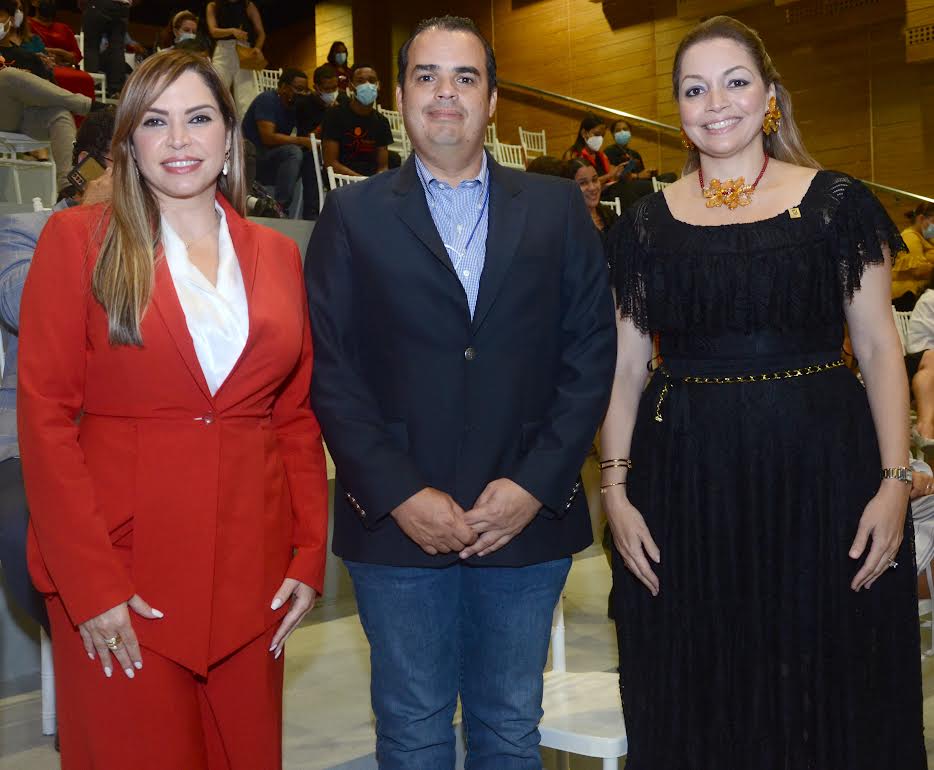 Linda Valette, José Luis Montero y Jenniffer García