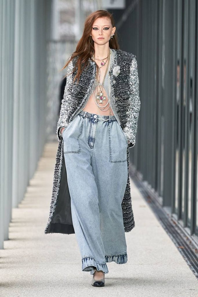 chanel-pre-fall-metiers-d-art-2022-fashion-show-collection-34