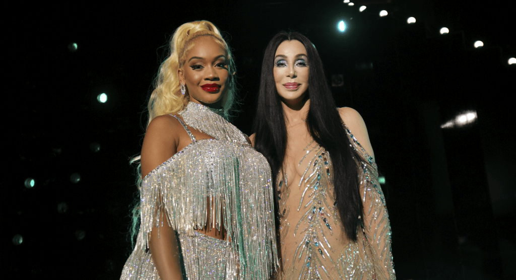 Cher y Saweetie son las estrellas en la nueva campaña de M.A.C. Cosmetics