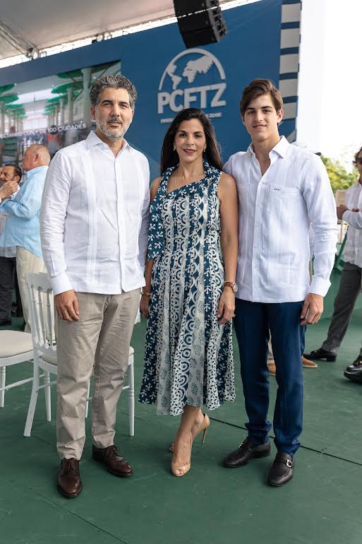 Juan Caro, Francesca Rainieri de Caro y Javier Javier De Parada
