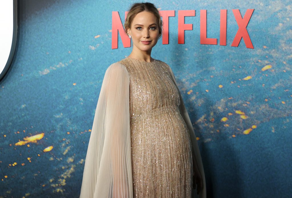 Jennifer Lawrence recibe oficialemnte la maternidad con su primer hijo