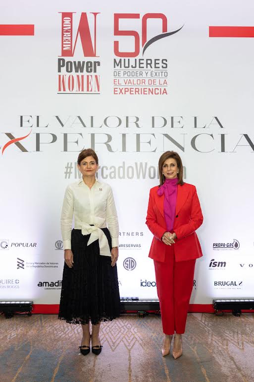 La vicepresidenta de la República, Raquel Peña junto con Patricia de Moya