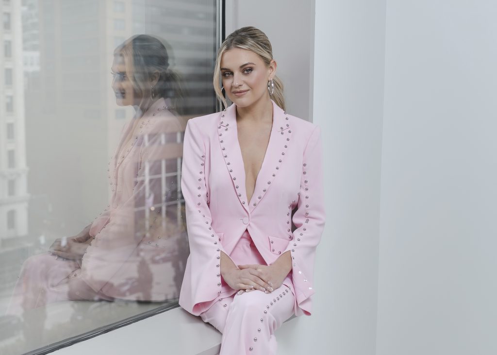 Kelsea Ballerini es la nueva embajadora de Cover Girl