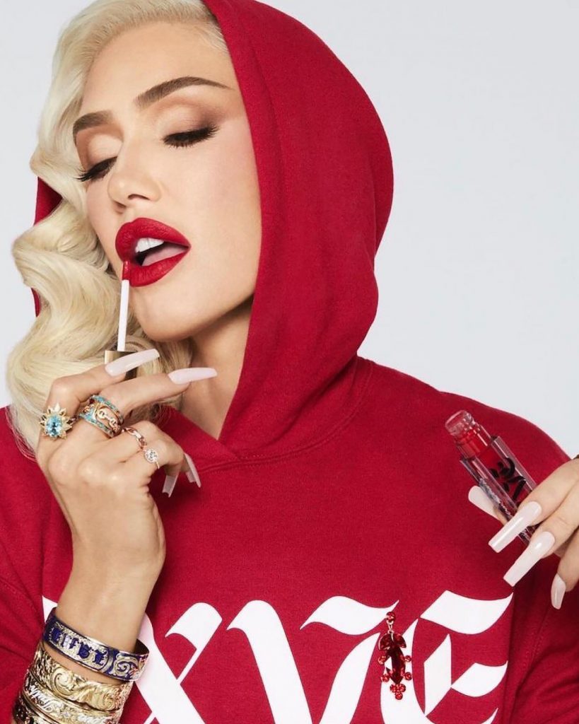 Gwen Stefani presenta nueva firma de maquillaje «GVXE BEAUTY»