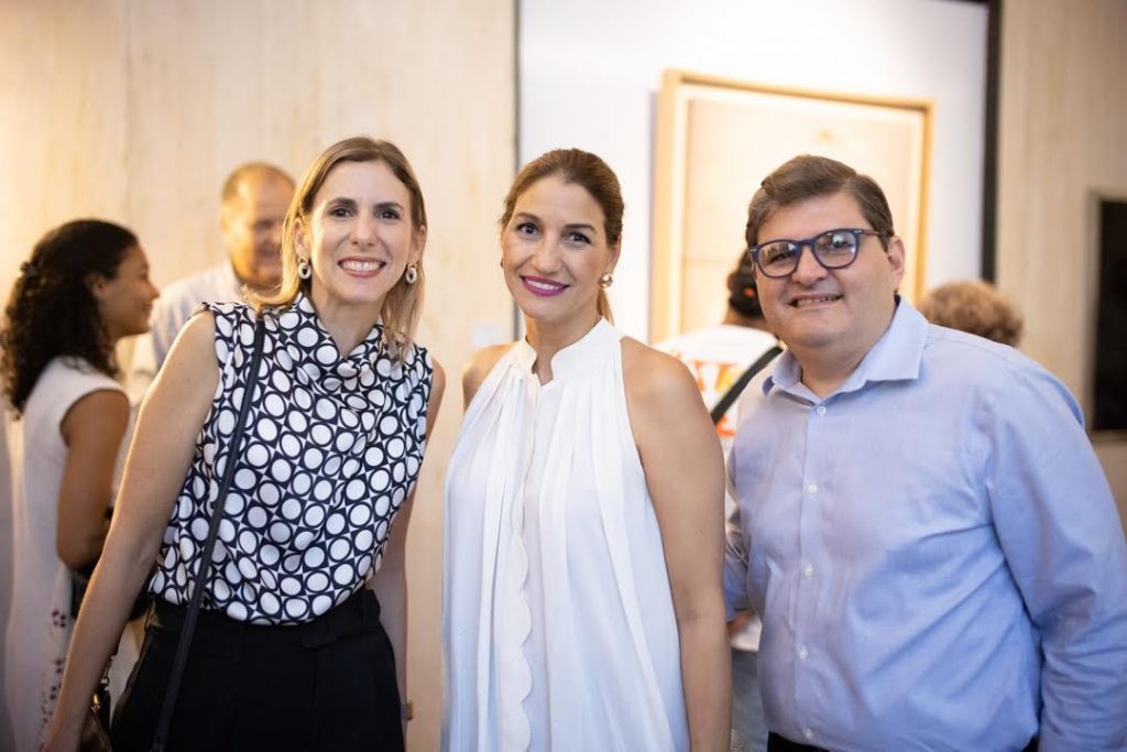 Leslie Amell, María Elena Aguayo y Manuel José Tarrazo