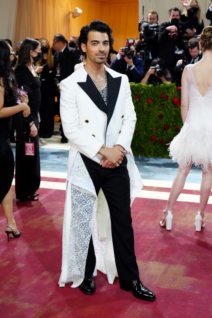 NEW YORK, NEW YORK - MAY 02: Joe Jonas attends The 2022 Met Gala Celebrating "In America: An Anthology of Fashion" at The Metropolitan Museum of Art on May 02, 2022 in New York City. (Photo by Jeff Kravitz/FilmMagic)