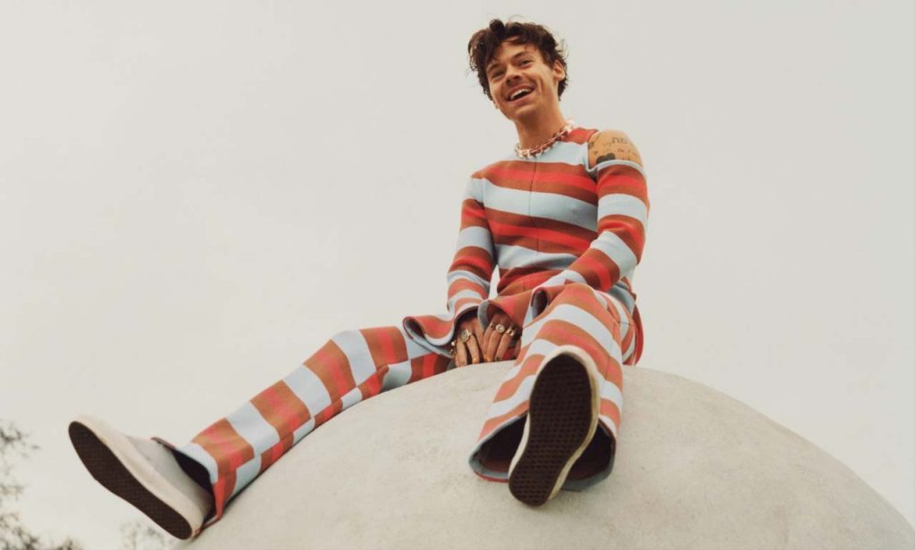 Harry Styles regresa al número 1 del top Billboard Hot 100 y coloca tres de sus canciones en el Top 10