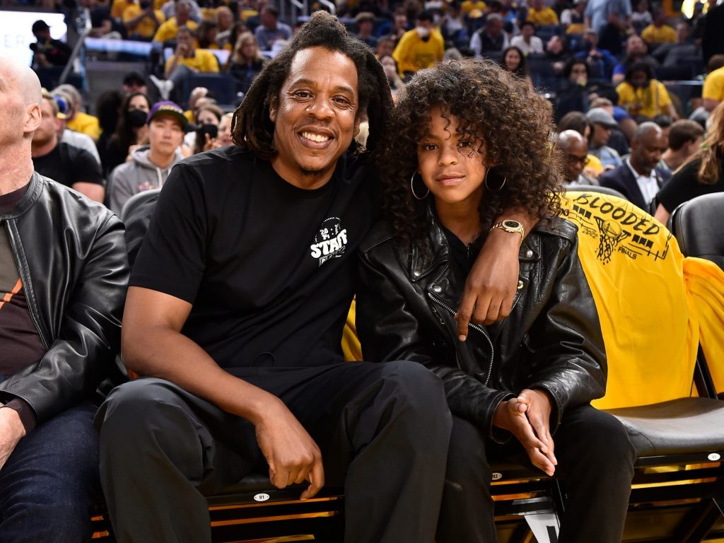 Jay Z y Blue Ivy Carter en las finales de la NBA protagonizan la imagen más viral del día