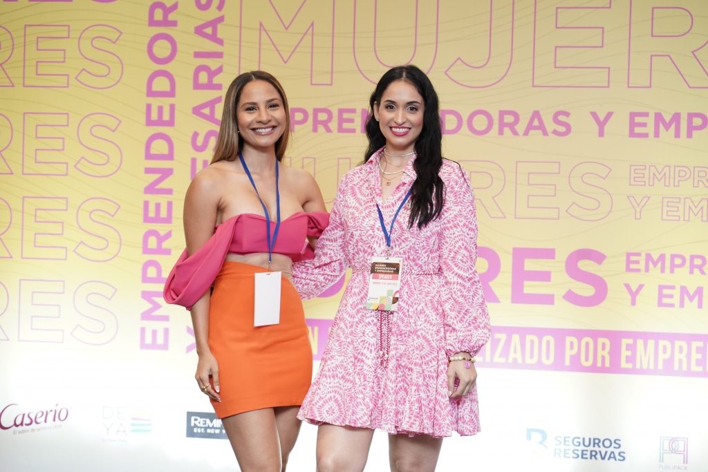 Lisaura Lara y Ana Abreu