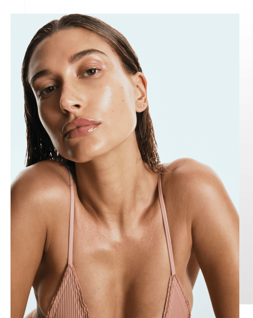 Hailey Bieber presenta oficialmente su firma su cosméticos Rhode