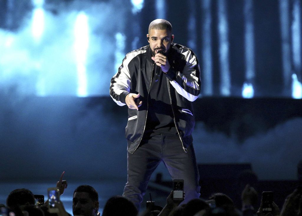 Drake consigue establecerse en el número 1 por onceava ocasión con su nuevo disco «Honestly, Nevermind»