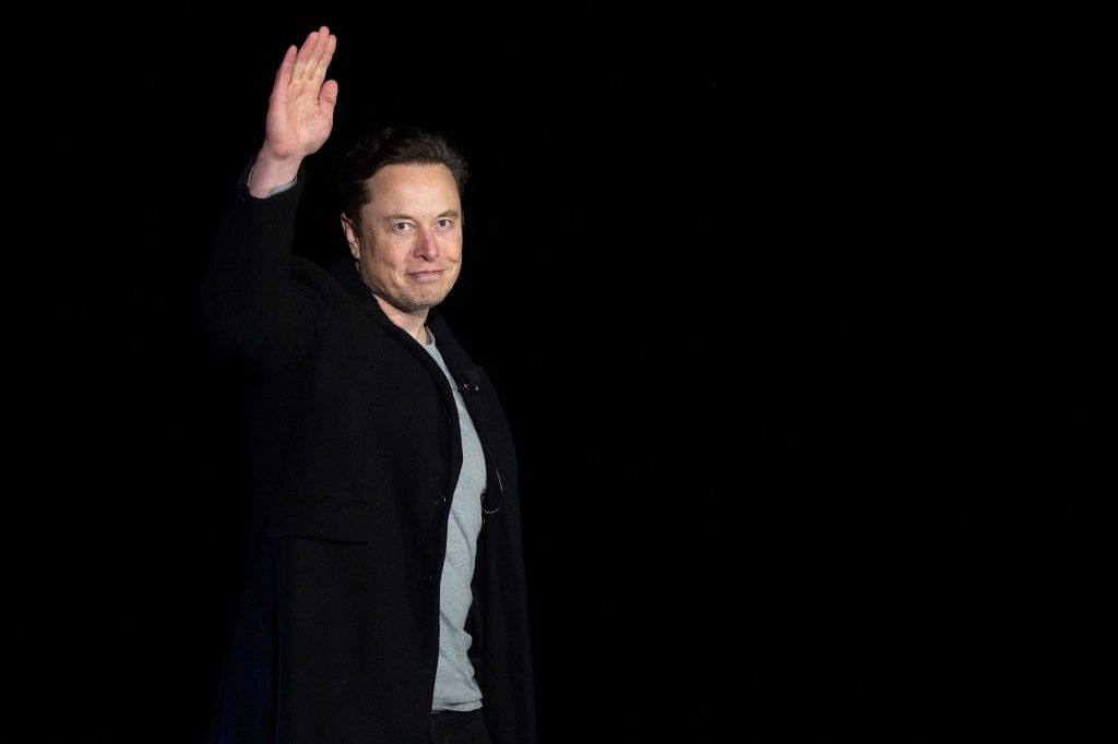 Twitter denuncia a Musk en un tribunal para forzarlo a comprar la empresa