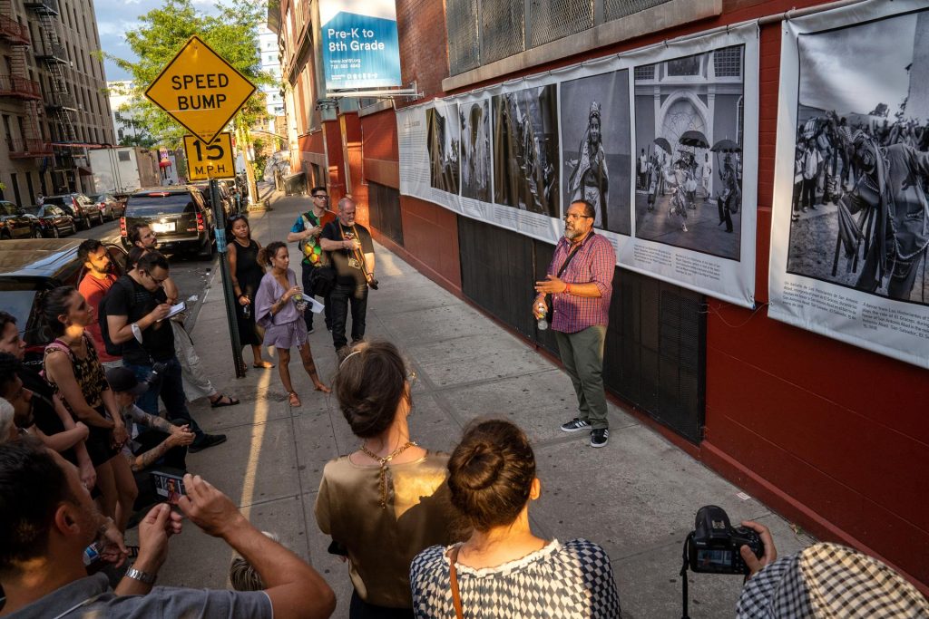 Un festival fotográfico abre ventanas a Latinoamérica en las calles de El Bronx
