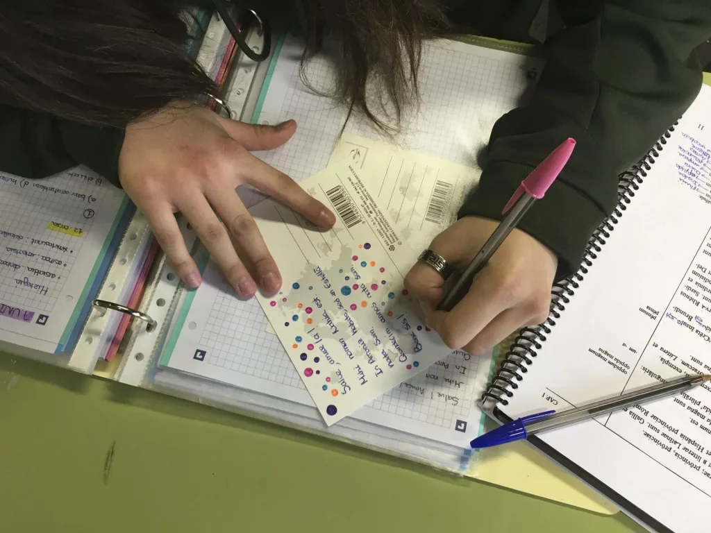 Cómo mantener vivo el latín en tiempos de Twitter e Instagram