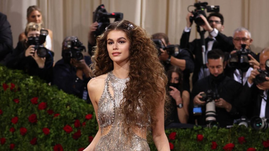 Zara lanza colección junto a la modelo Kaia Gerber