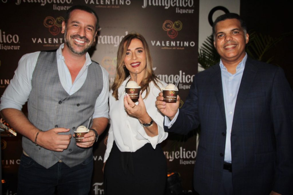 Valentino y Frangélico presentan el mejor helado navideño