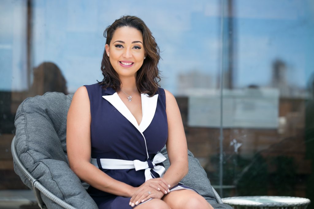 Dominicana Angely Báez ganó en los Voice Arts Awards