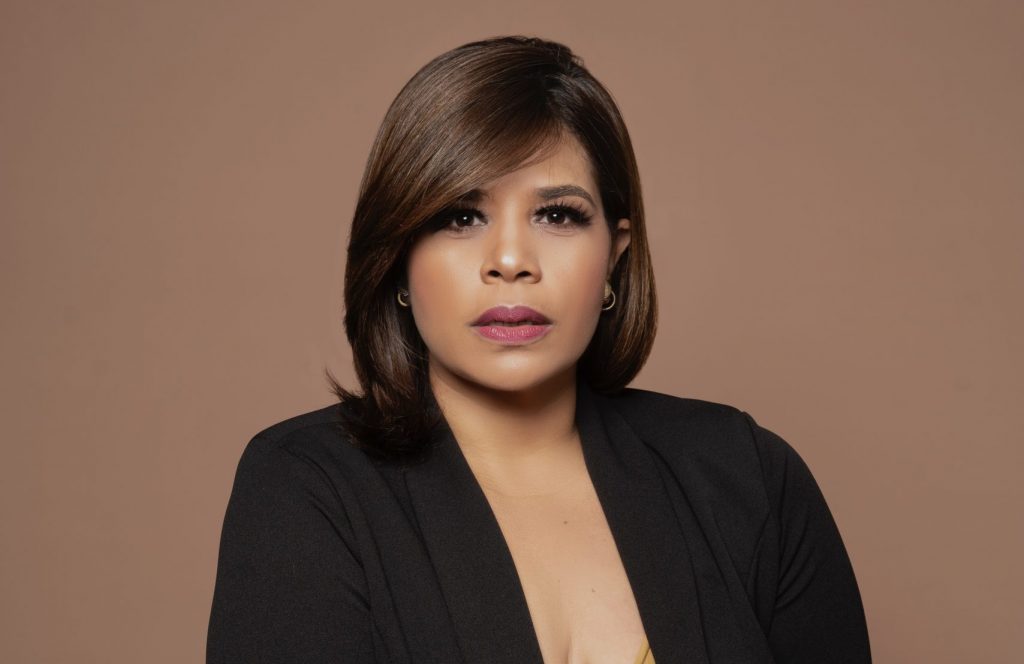 Mariela Guerrero celebra 10 años de Arte y Espectáculos TV