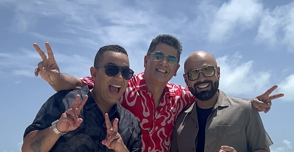 Los ídolos latinos Eddy Herrera, Felipe Peláez y Omar Enrique presentan el sencillo “A beber”