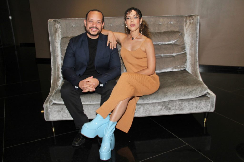 “Acepto, lo que sea, pero contigo”, un romance sobre las tablas