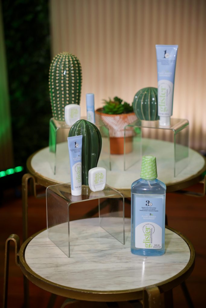 Amway Dominicana presenta su nuevo sistema de cuidado bucal Glister™