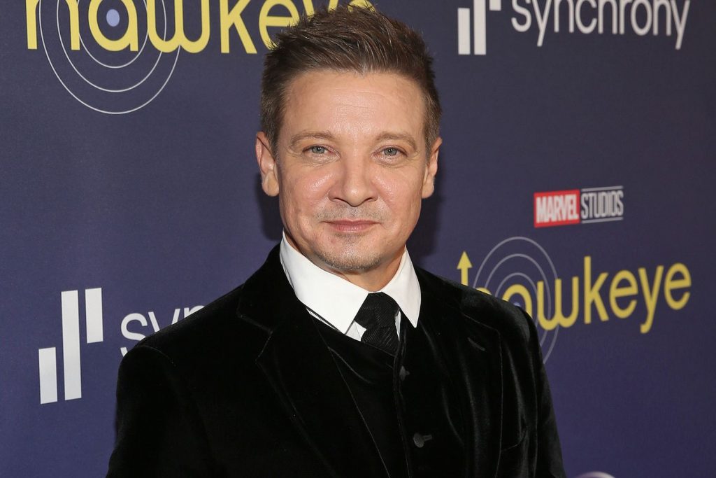 Jeremy Renner esperanzado en medio de su recuperación