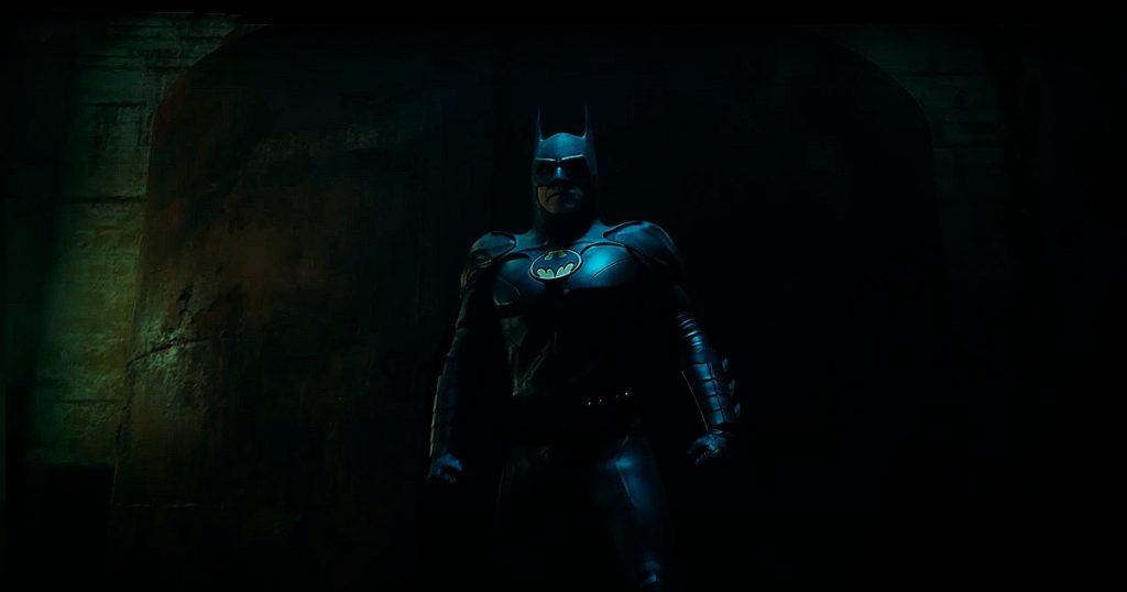 Michael Keaton regresa como Batman en nuevo tráiler de ‘The Flash’