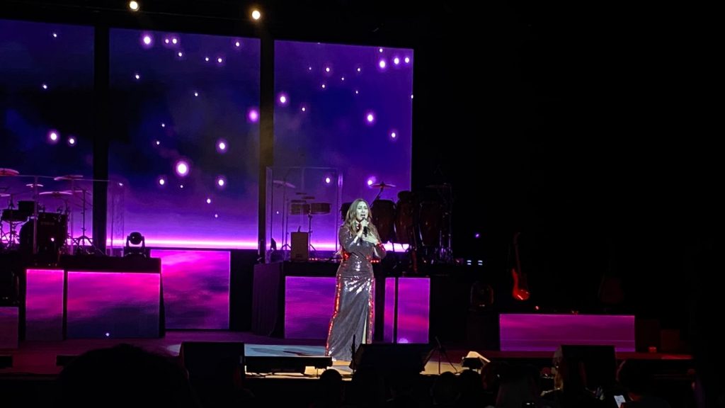 Myriam Hernández llenó de amor el Teatro Nacional